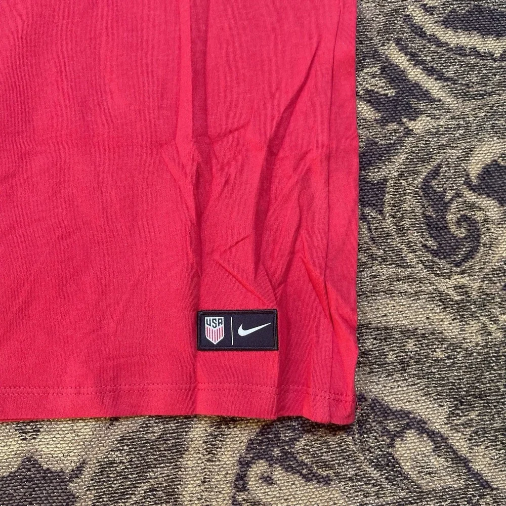 USA Soccer Pocket T Shirt Red Nike Graphic Short Sleeve Mens Size Small New